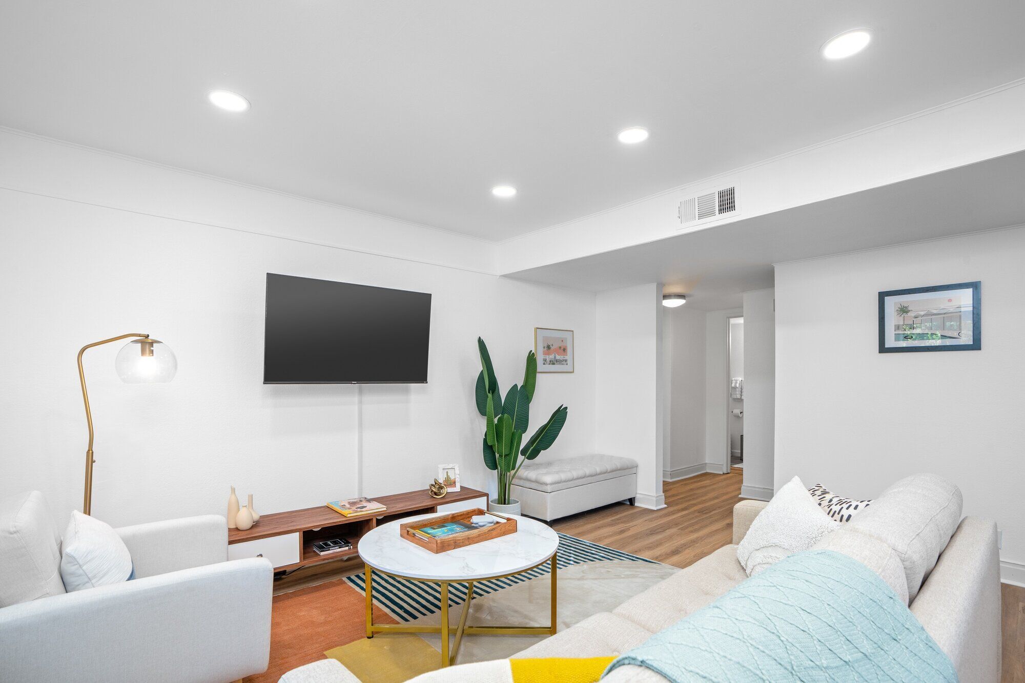 Second bedroom with classic mid-century design